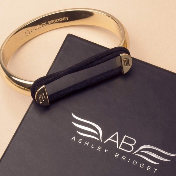Ashley Bridgett ELEGANT NAD EYE-CATCHING ELASTIC HAIR TIE BRACELET CUFF / OS - Picture 1 of 2